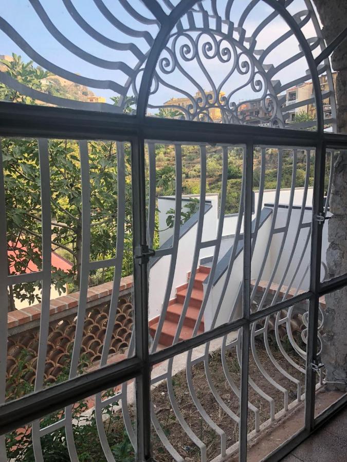 Luxury Suite Terrazze E Vista Mare Taormina Exterior photo
