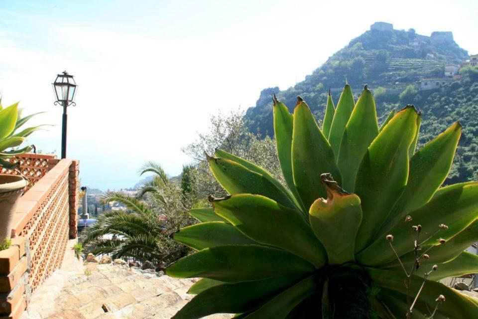 Luxury Suite Terrazze E Vista Mare Taormina Exterior photo